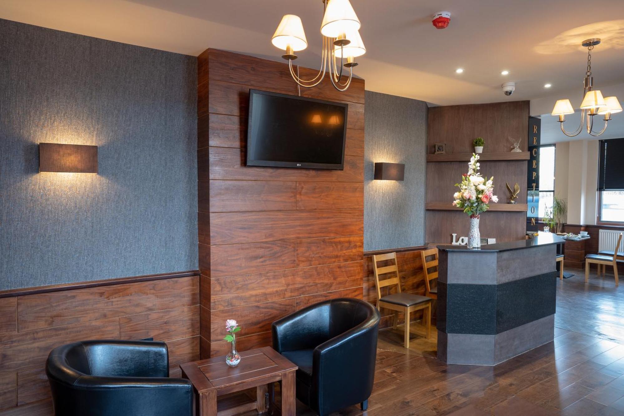 Eagle Hotel Luton Airport エクステリア 写真