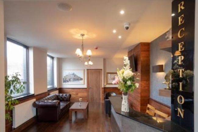 Eagle Hotel Luton Airport エクステリア 写真